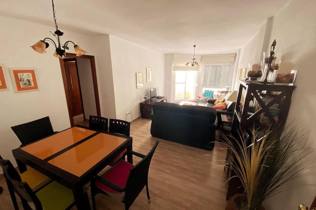 Apartamento A Unos Pasos De La Playa 罗塔 外观 照片