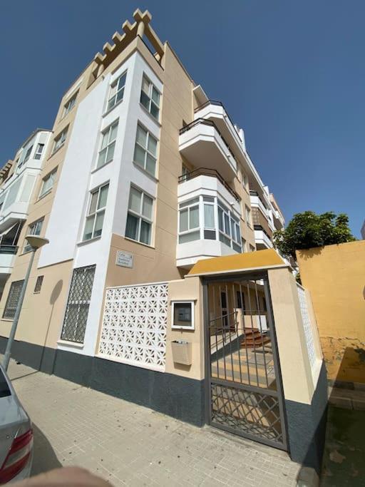 Apartamento A Unos Pasos De La Playa 罗塔 外观 照片