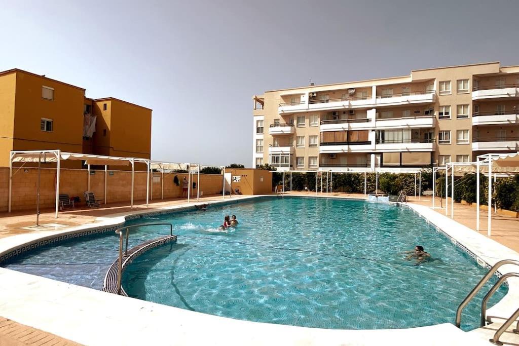 Apartamento A Unos Pasos De La Playa 罗塔 外观 照片